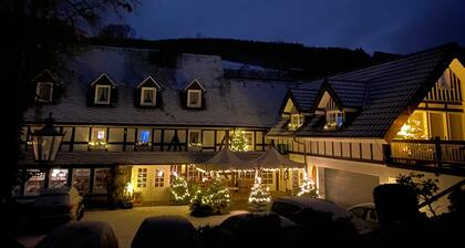Ferienwohnung Sonnenschein (4 Sterne) Barrierefrei mit Balkon und einem schönen Blick nin den Garten