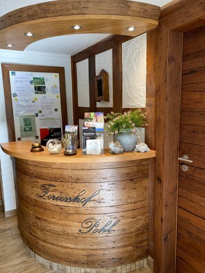 Lobby - Apartment 'Romantik' with Shared Terrace, Balcony and Wi-Fi (Lennestadt)