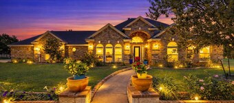 New! Rancho Rosa Amarilla-Spacious 5-Acre Country Retreat with 4 Beds, 3 Baths & Room to Roam!