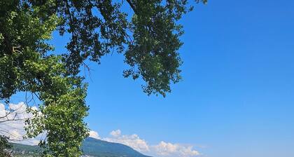 Le Refuge du Cerisier - Tranquillity and an Alpine View in La Chaux-de-Fonds