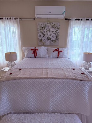 1 sovrum, värdeförvaringsskåp på rummet och strykjärn/strykbräda