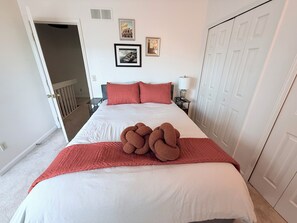 3 chambres, fer et planche à repasser, Wi-Fi, literie fournie