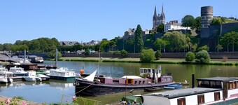 Gîte “A las puertas de Angers” con terraza privada y jardín, cerca de Terra Botanica