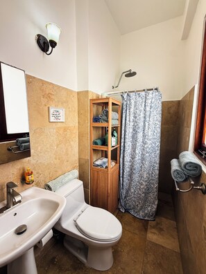 Hair dryer, towels, soap, shampoo - New: Quiet & Fresh - Luna Street Cloud 2BR/2BA (San Juan)