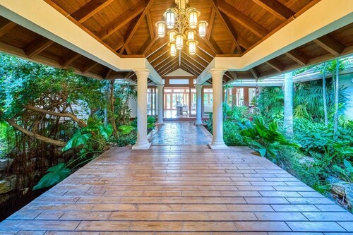 Elegant 5-Bedroom Residence in Casa de Campo Overlooking the Golf Course