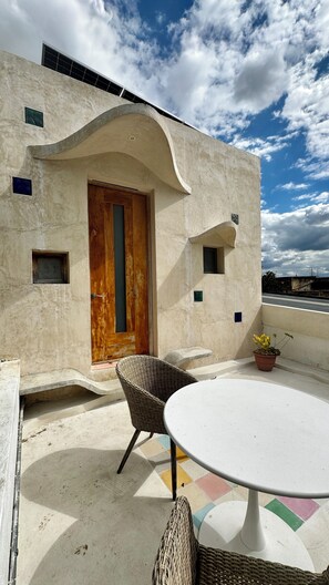 تناول الطعام بالخارج