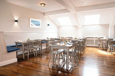 Hawthorn Lodge 