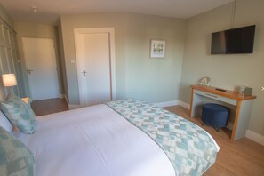 Unclassified image, 5 of 7, button - Hawthorn Lodge  (Clifden)