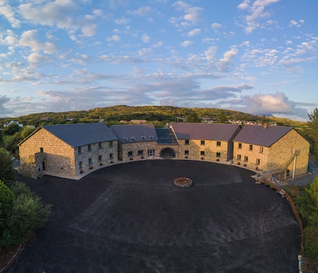 Fachada de la propiedad. Hawthorn Lodge