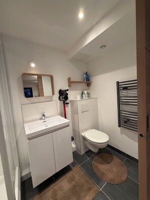 Towels, toilet paper