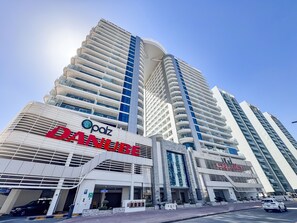 Exterior - PVH - Opalz by Danube 1BR with Jacuzzi (Dubai)