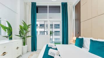 Luxury Apartment, 1 King Bed, Non Smoking, City View