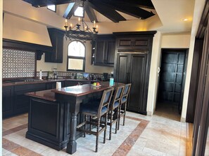 Private kitchen - Elegant Novaispania 4BR house views Pacific next to Quivira Golf Cabo San Lucas (Cabo San Lucas)