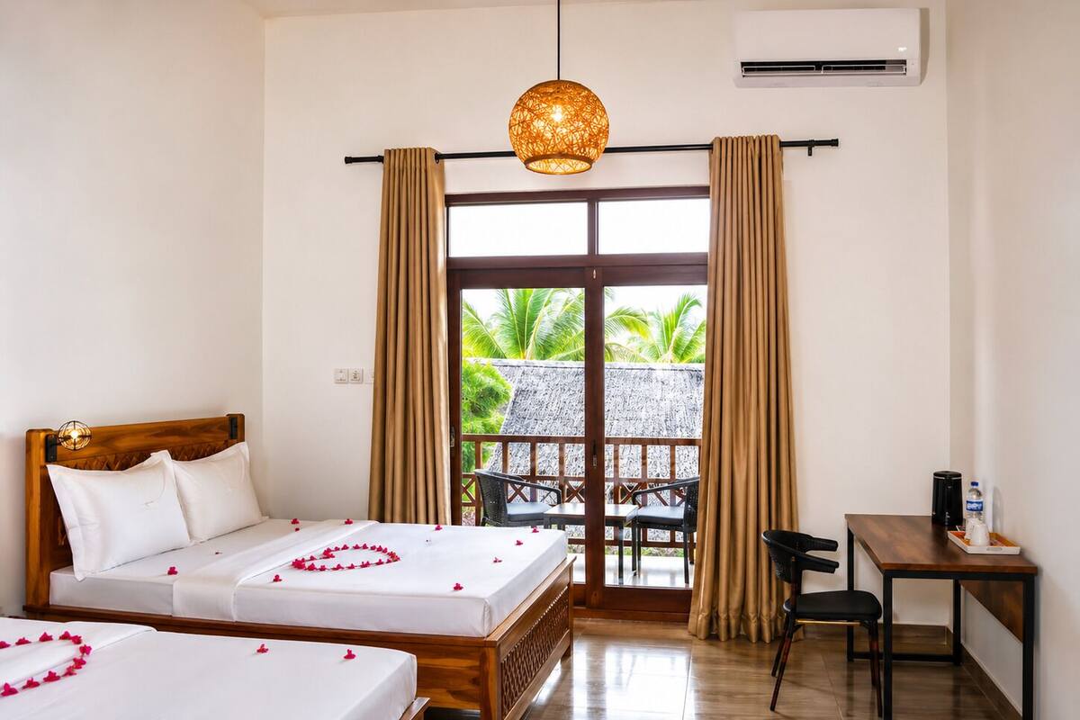Family Twin Room, Balcony | Desk, laptop workspace, soundproofing, WiFi (free)