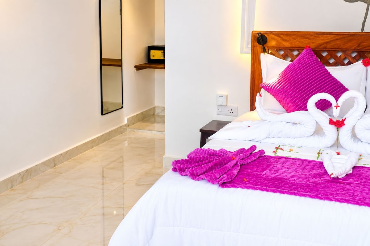 Standard Double Room, Balcony, Lagoon View | Desk, laptop workspace, soundproofing, WiFi (free)