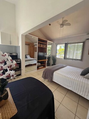 1 bedroom, desk, iron/ironing board, free WiFi - Across from Beach | Walkable, Central & Quiet (Coco)