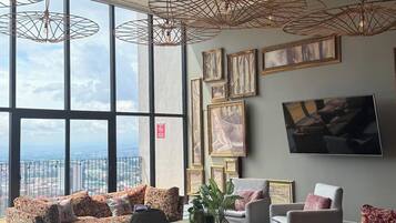 Smart TV, books, offices