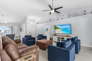TV - This Must Be The Place (Cape Coral)