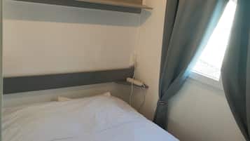 2 habitaciones, tabla de planchar con plancha y internet