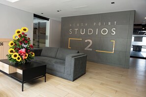 Lobby - Premium Loft : View : Gymnasium : Coworking (Bogotá)