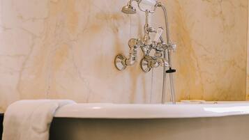 Executive Suite | Bathroom