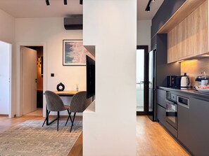 Private kitchen - Top Floor Elegant Escape in Glyfada Center (Glifada)
