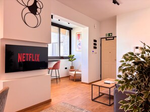 Interior - Top Floor Elegant Escape in Glyfada Center (Glifada)