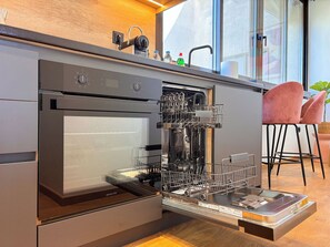 Private kitchen - Top Floor Elegant Escape in Glyfada Center (Glifada)