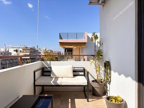 Unclassified image, 4 of 46, button - Top Floor Elegant Escape in Glyfada Center (Glifada)