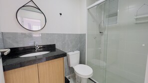 Comfort Apartment | Bathroom - Solarium Beach Club - Apartamento T2.403 (Itapoá)