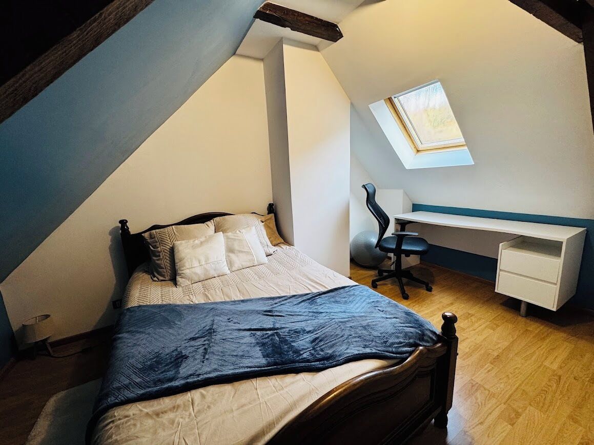 3 bedrooms, internet, bed sheets