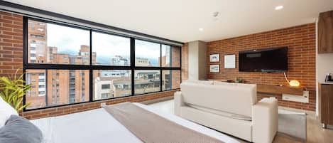 1 bedroom, in-room safe, desk, iron/ironing board