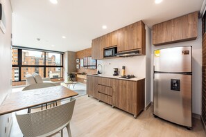 Fridge, microwave, stovetop, coffee/tea maker - Unique loft with 1BR & sofa bed, A/C, Terrace & Rooftop Gym (Medellín)
