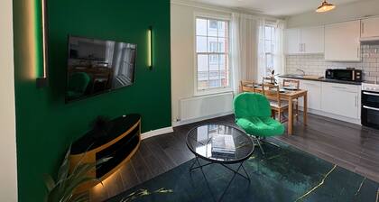 Private Boutique Ensuite in Norwich Lanes | Sleeps 2