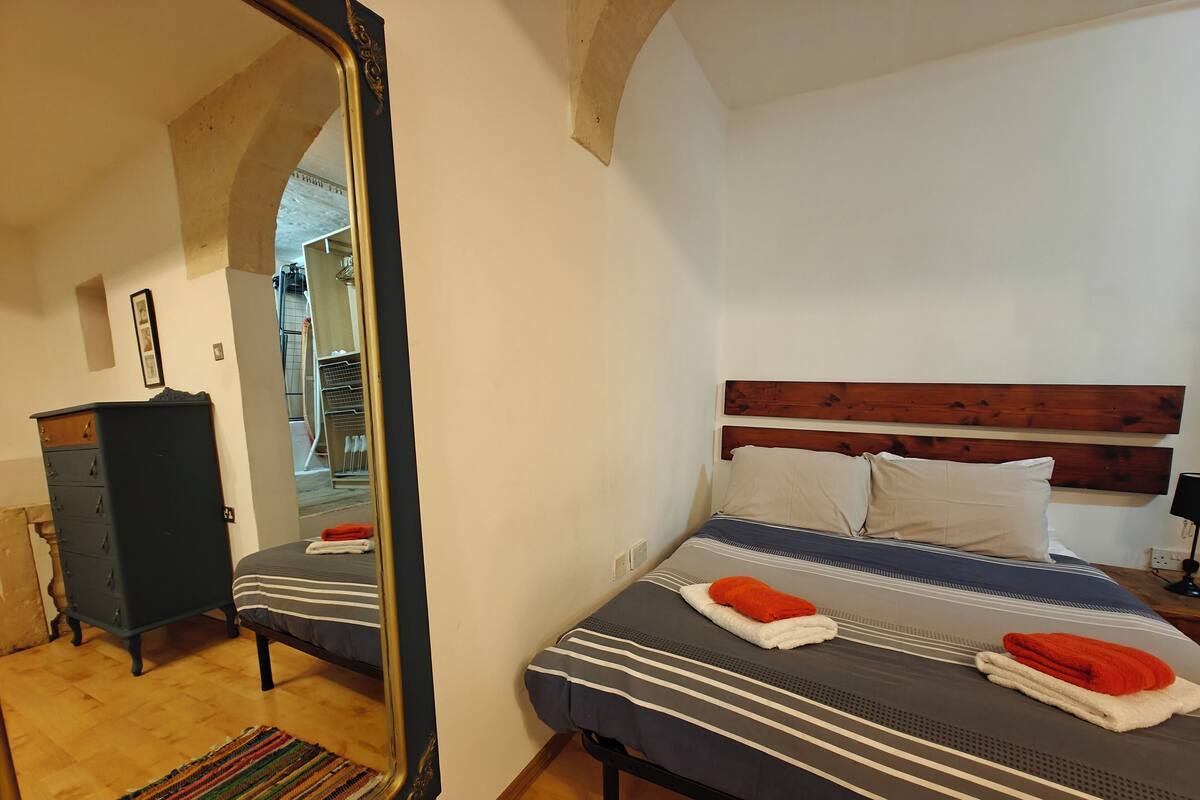 Blackout curtains, iron/ironing board, free WiFi