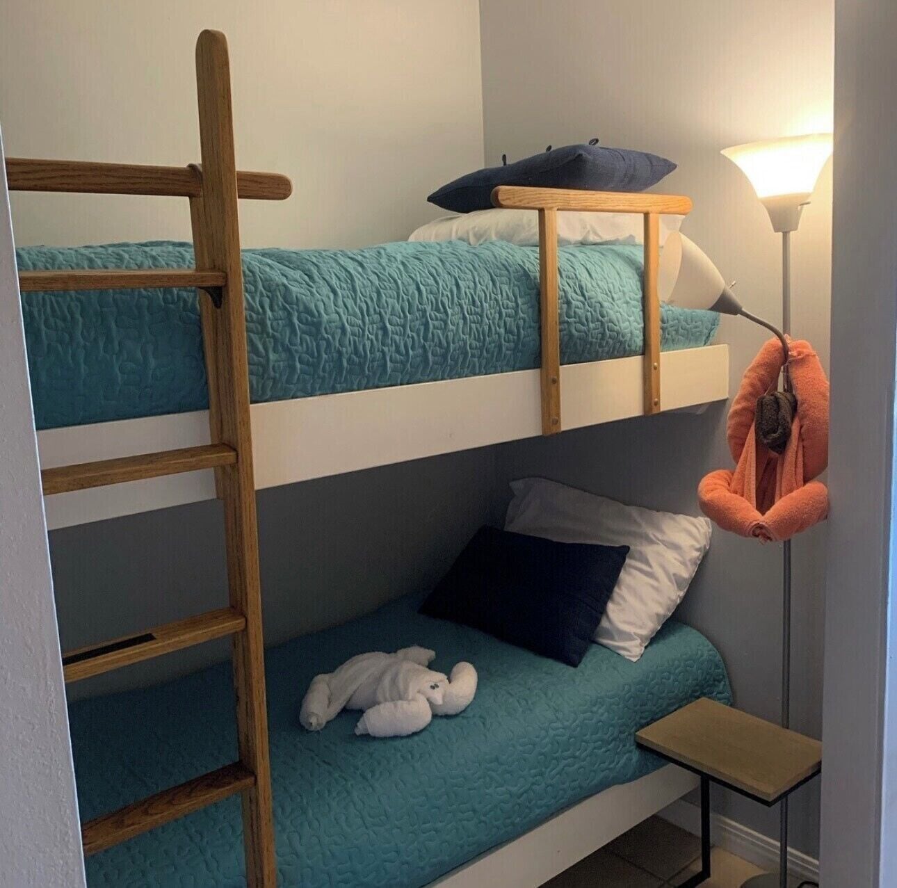 1 bedroom, internet, bed sheets