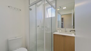 Comfort Apartment | Bathroom - Solarium Beach Club - Apartamento T2.708 (Itapoá)