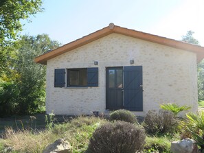 Unclassified image, 4 of 17, button