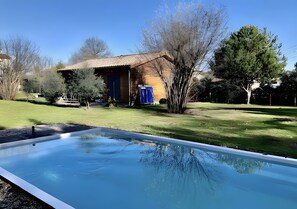 Unclassified image, 3 of 17, button - Mi-Figue Mi-Raisin Guest Room with Shared Pool, Wi-Fi, and Air Conditioning (Pessac)
