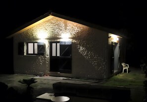 Unclassified image, 5 of 17, button - Mi-Figue Mi-Raisin Guest Room with Shared Pool, Wi-Fi, and Air Conditioning (Pessac)