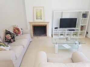 Unclassified image, 4 of 15, button - Vrbo Property (Cambrils)