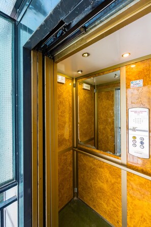 Interior - Alessio's House by NapoliApartments (Naples)