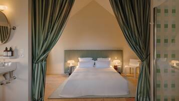 7 bedrooms, internet