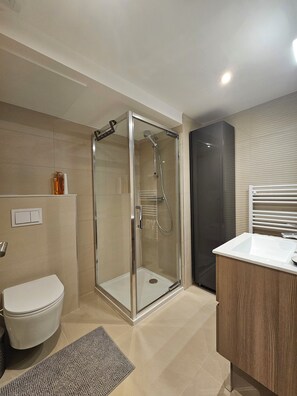 Nicht klassifiziertes Bild, 2 von 17, Schaltfläche