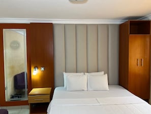 Deluxe Room - Plot1 Suites (Ibadan)