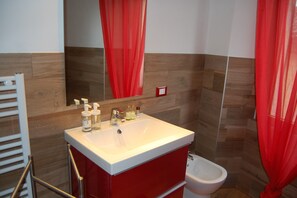 Unclassified image, 5 of 31, button - Prima del Cielo - Alba Apartment near Varenna and Lake Como (Gittana)