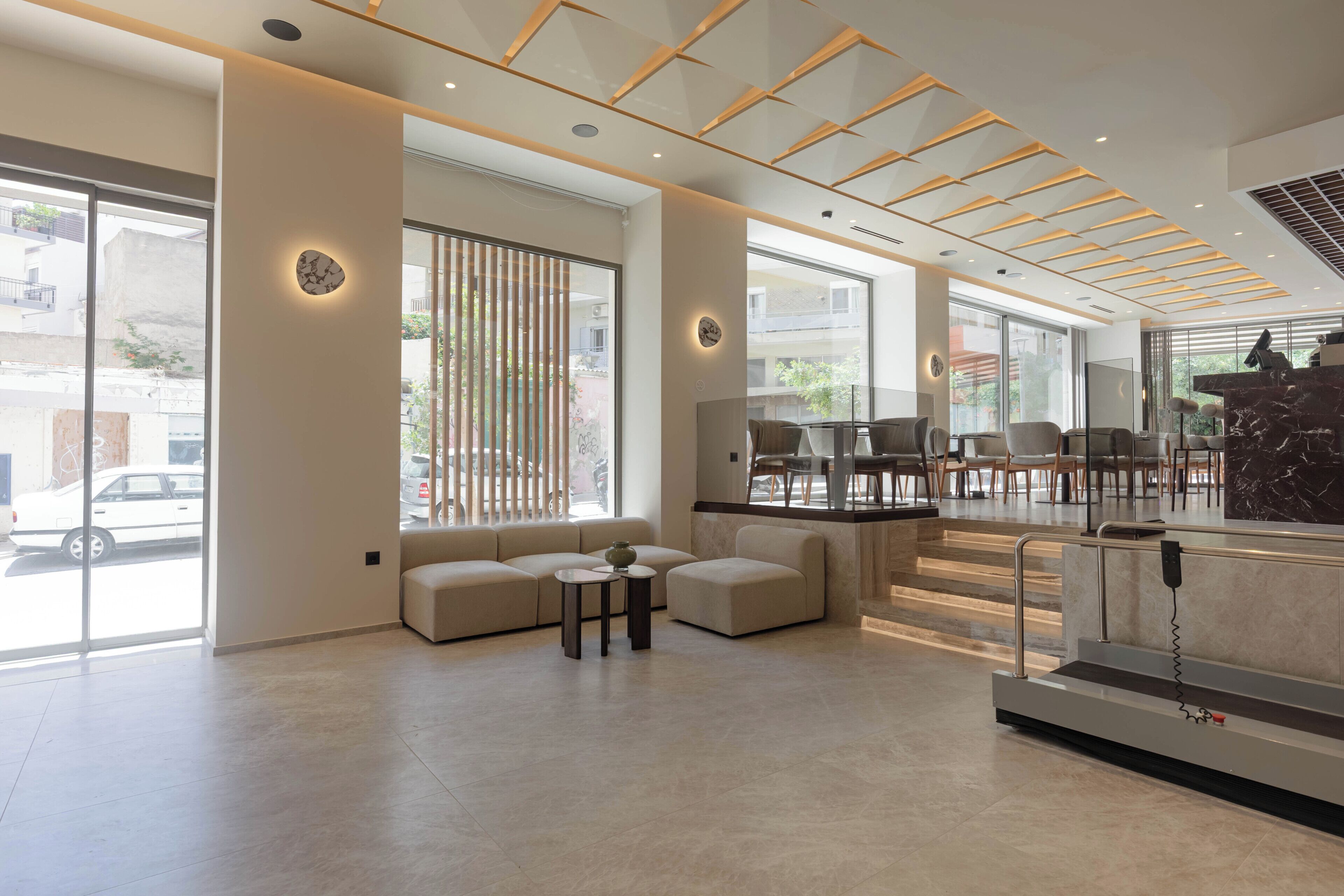 Coin salon dans le hall
