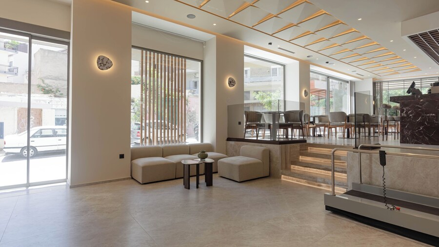 Nesean Plaza Hotel