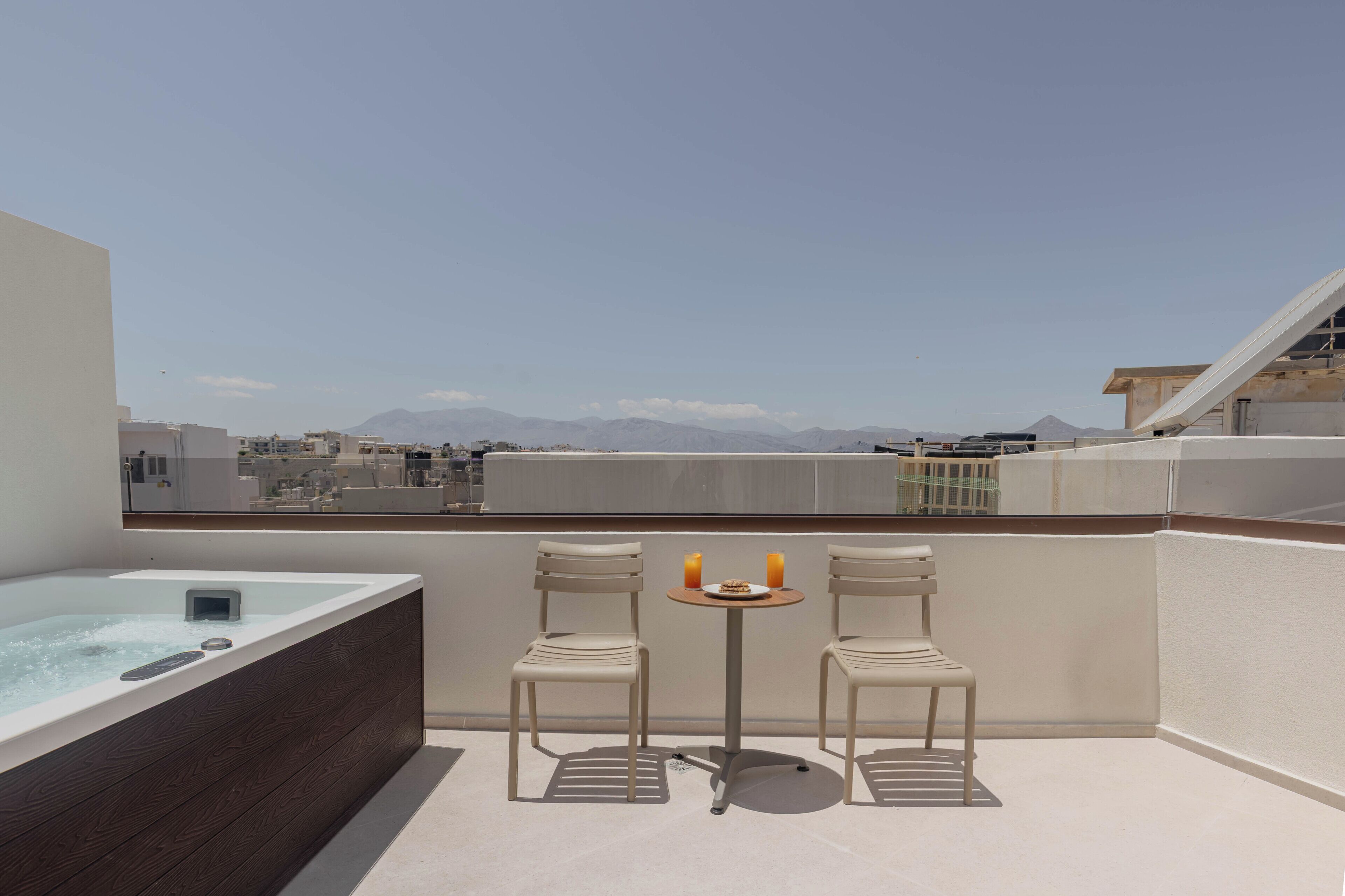 Junior Suite with Hot Tub | Hypo-allergenic bedding, in-room safe, desk, laptop workspace