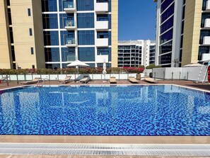 Gambar tidak terklasifikasi, 4 dari 32, tombol